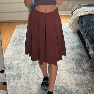 Uniqlo midi pleated skirt